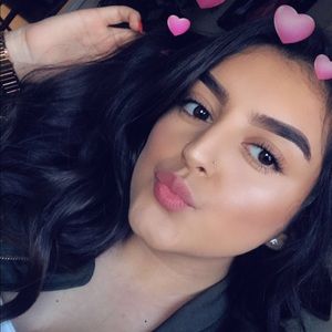 Meet your Posher, Alejandra